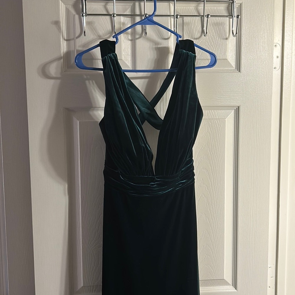 Revelry size 10. Emerald green velvet dress. Cross cross on the back. NEVER WORN